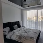 Westin House Black