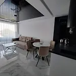 Westin House Black