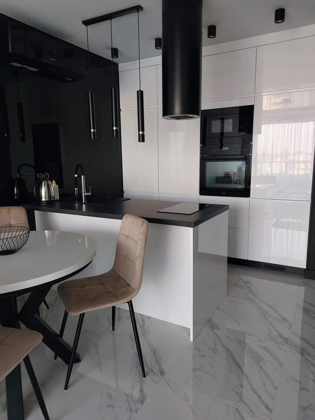 Westin House Black Kolberg